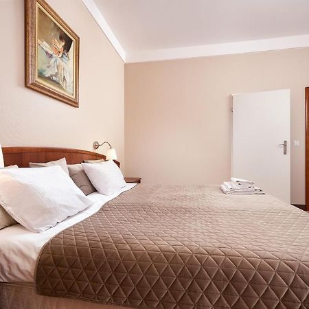Hotel Anton By Dns Pruszkow Luaran gambar