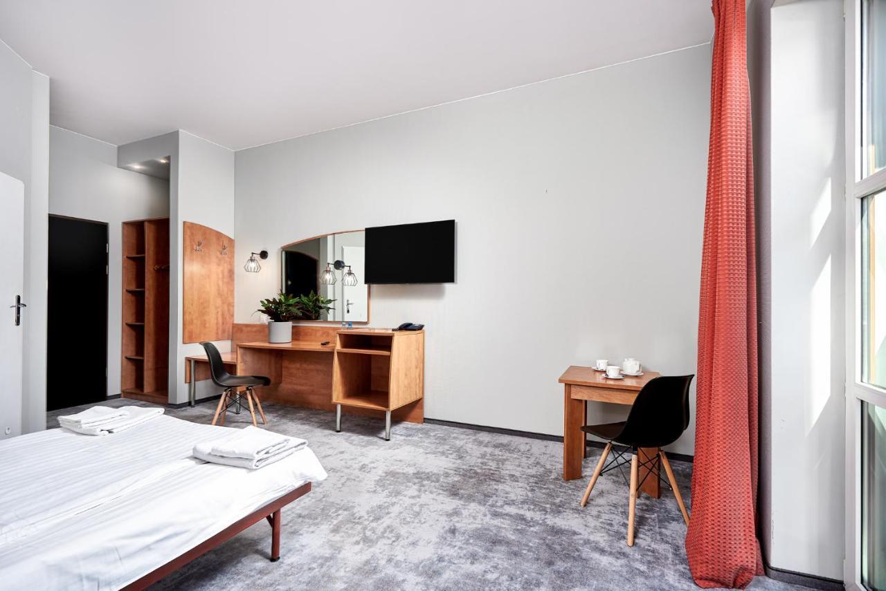 Hotel Anton By Dns Pruszkow Luaran gambar