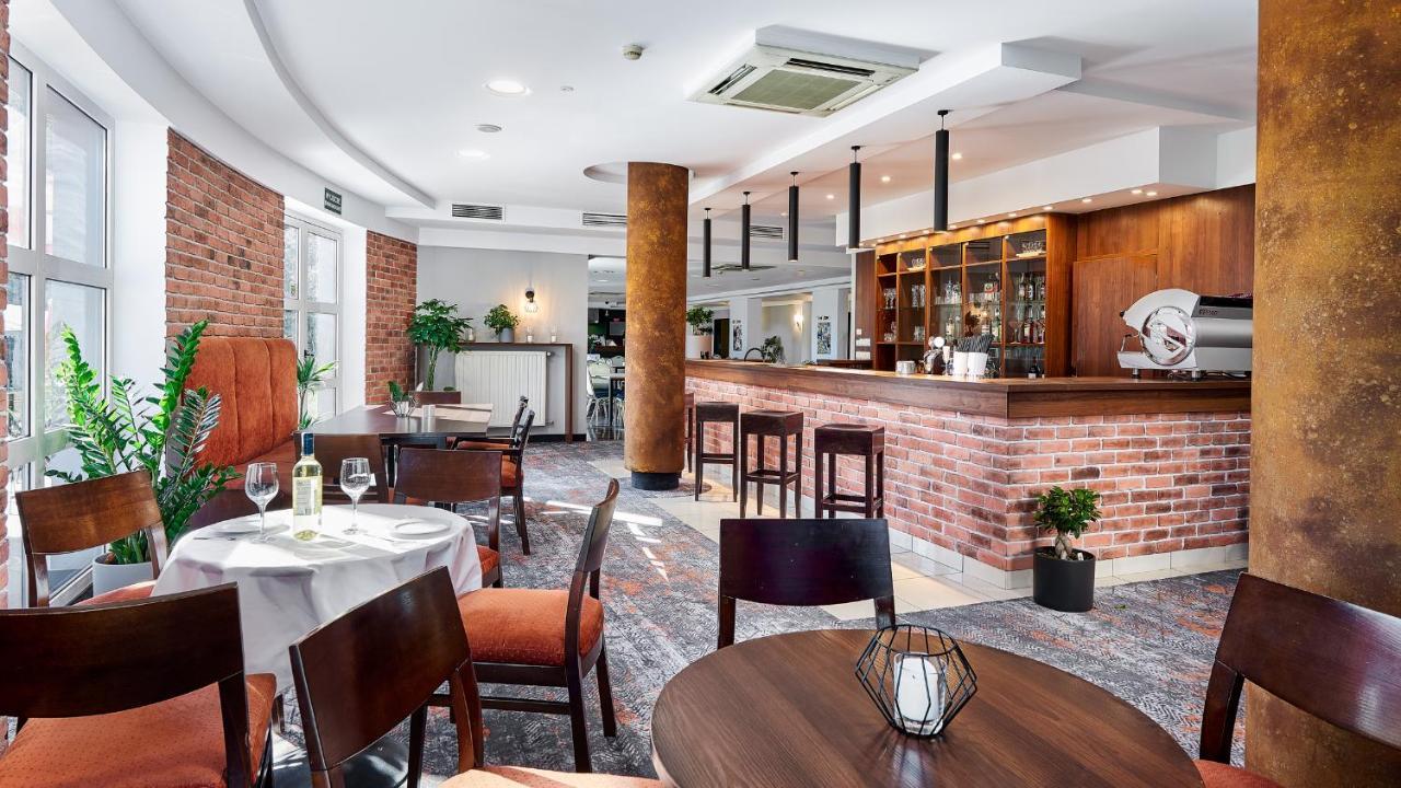 Hotel Anton By Dns Pruszkow Luaran gambar