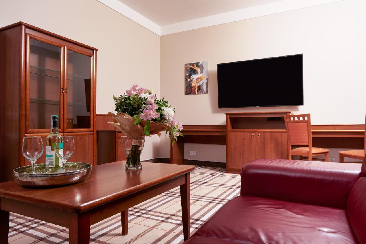 Hotel Anton By Dns Pruszkow Luaran gambar