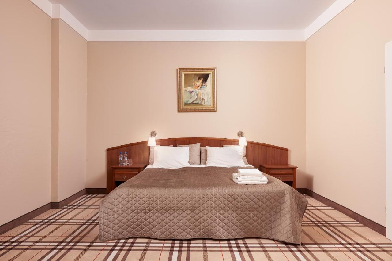 Hotel Anton By Dns Pruszkow Luaran gambar