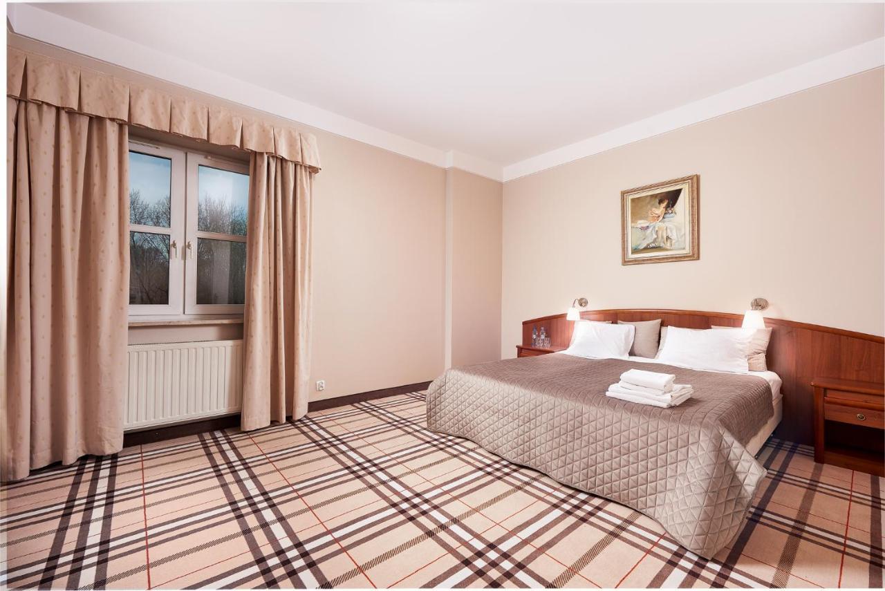 Hotel Anton By Dns Pruszkow Luaran gambar
